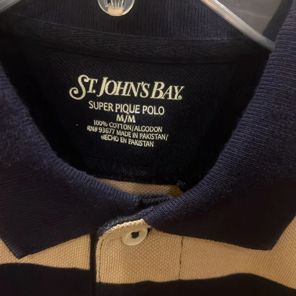 Men’s St. John’s Bay 3 button Polo. Size medium. - Picture 2 of 4